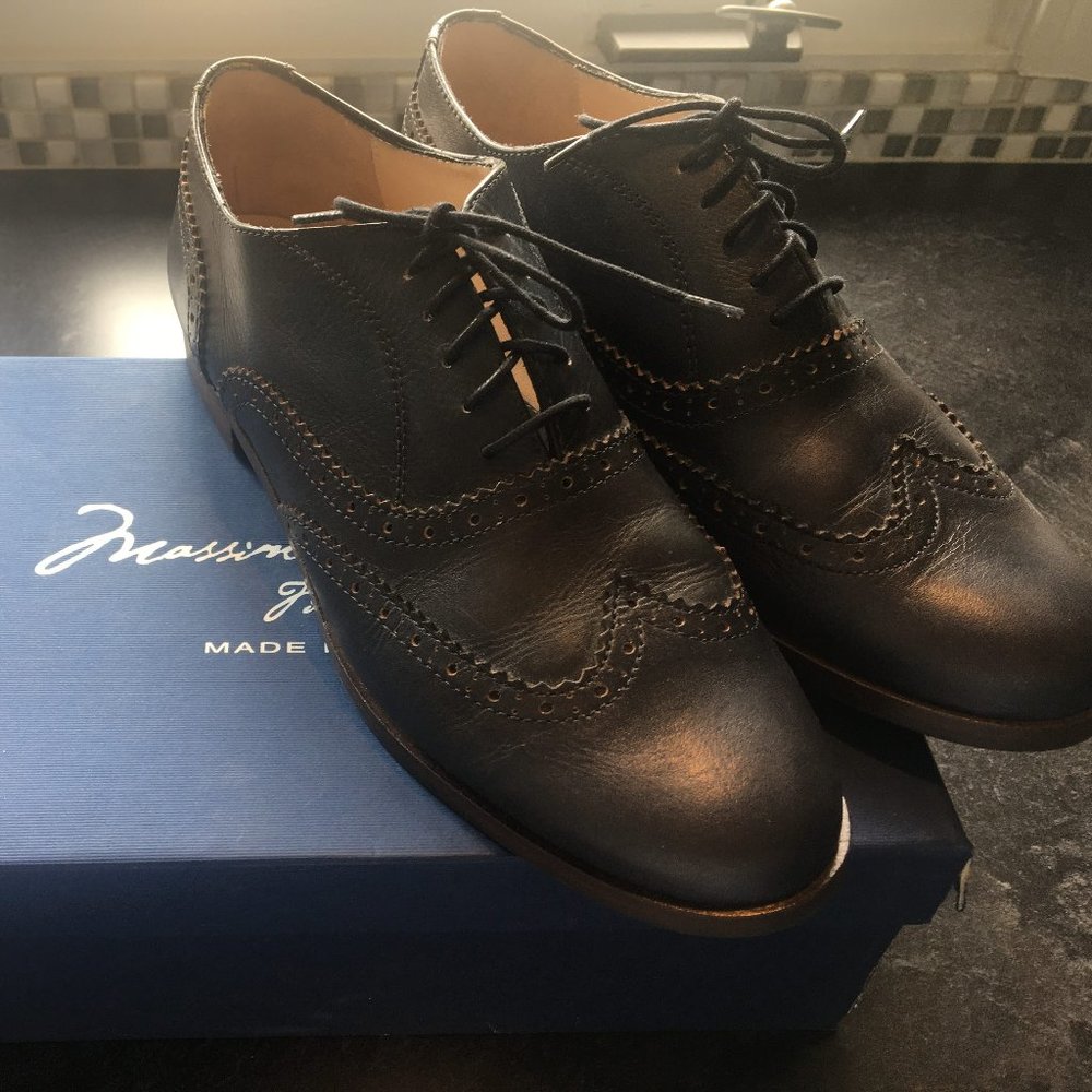 Massimo Matteo Wing Tip Women's Navy Oxfords 9.5M